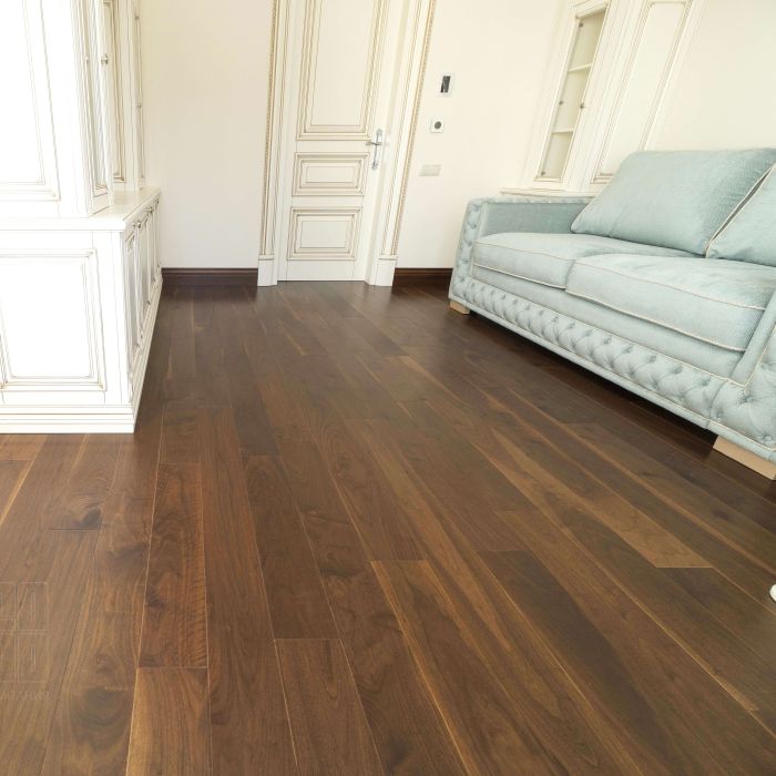 Американський горіх в приватному будинку