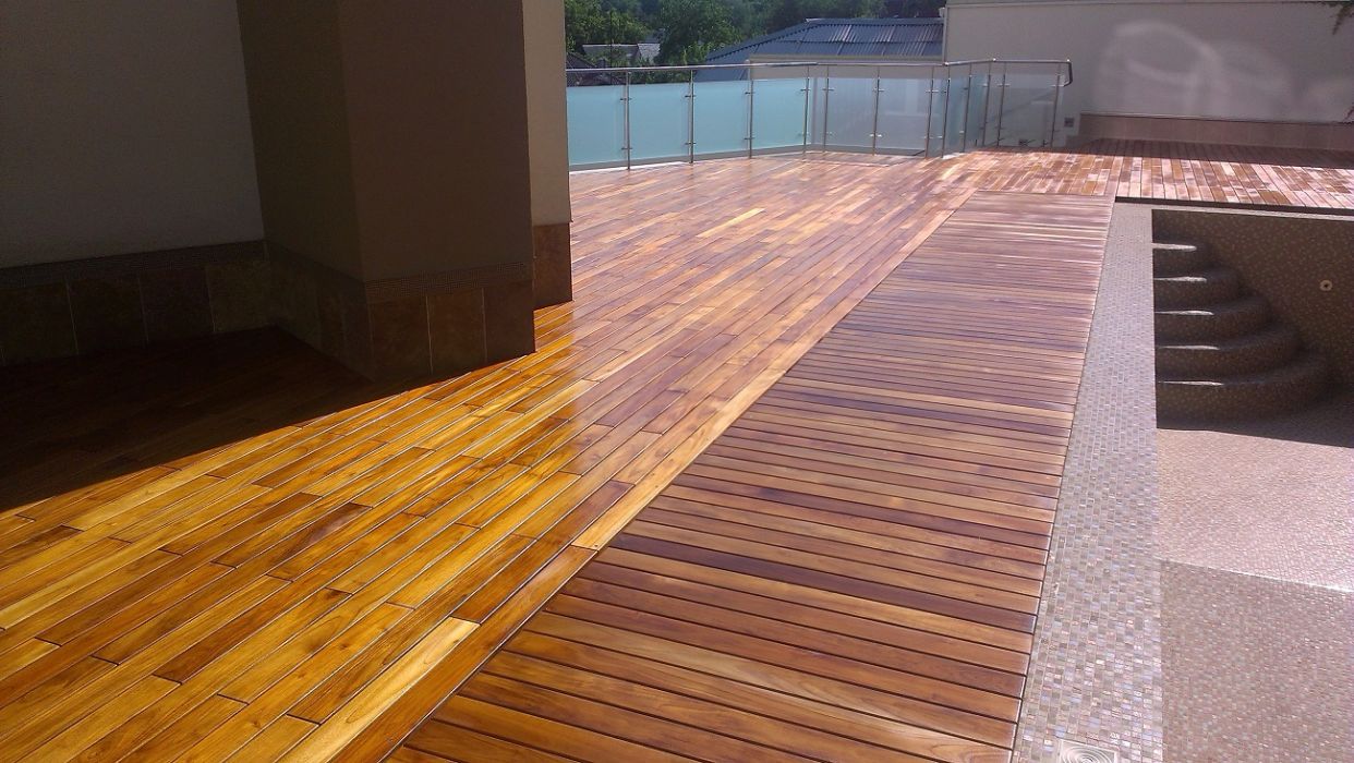 Тераса з тику під Києвом