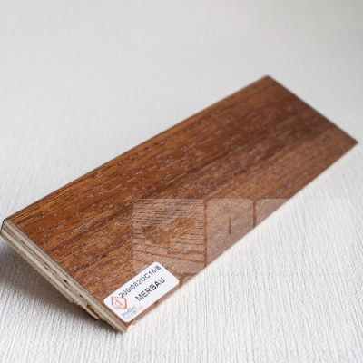 Плинтус на фанере со шпоном мербау