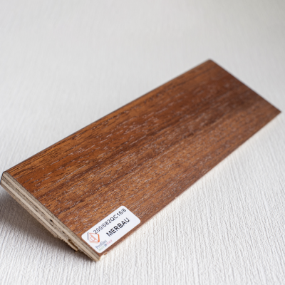 Плинтус на фанере со шпоном мербау