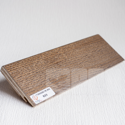 Плинтус на фанере со шпоном дуба 533