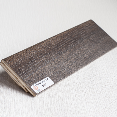 Плинтус на фанере со шпоном дуба 537