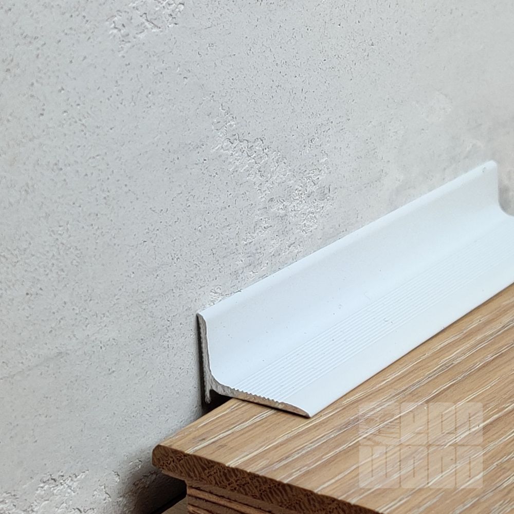 Плінтус алюмінієвий "Антиплінтус" RAL 9003 N1520 RAL 9003