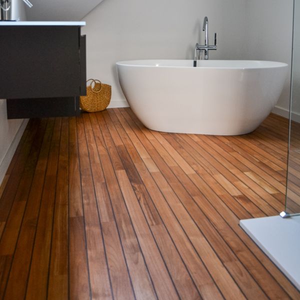 Тик у ванній кімнаті