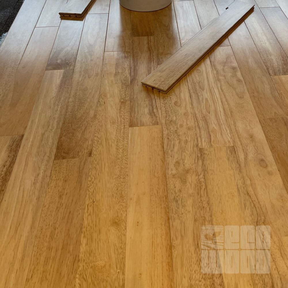 Масивна дошка Гевея Натур