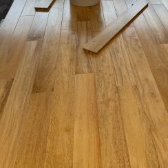 Масивна дошка Гевея Натур