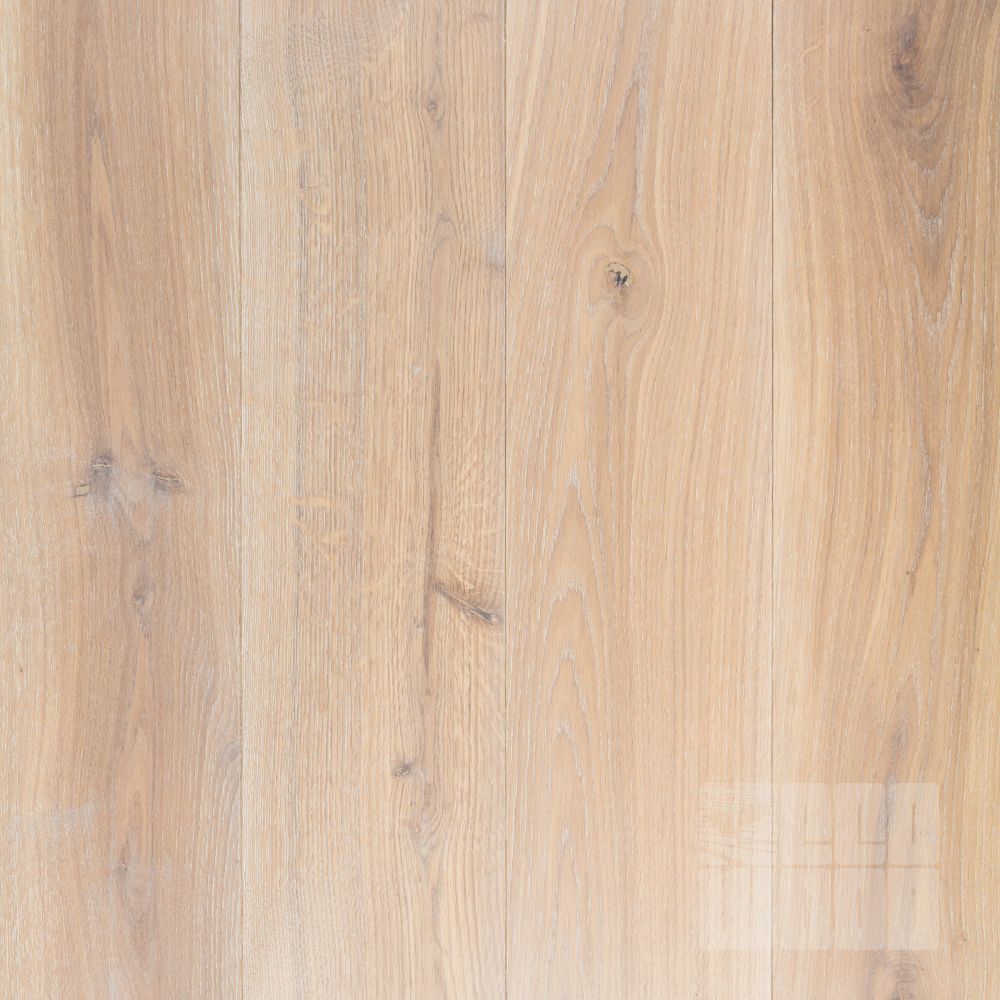 Массивная доска Ясень Серебро браш