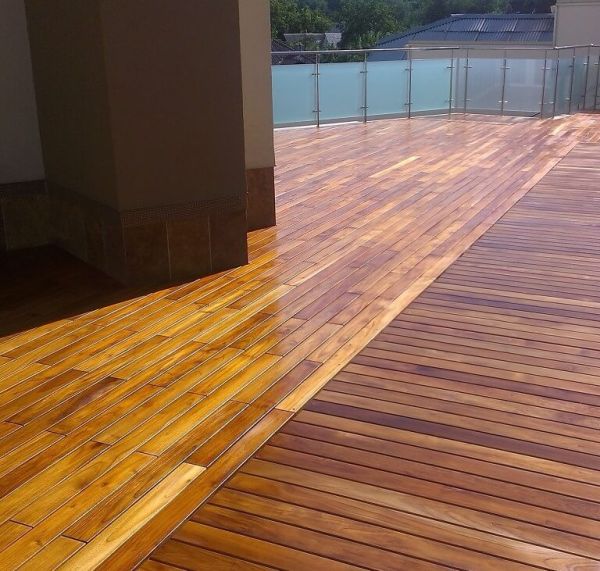 Тераса з тику